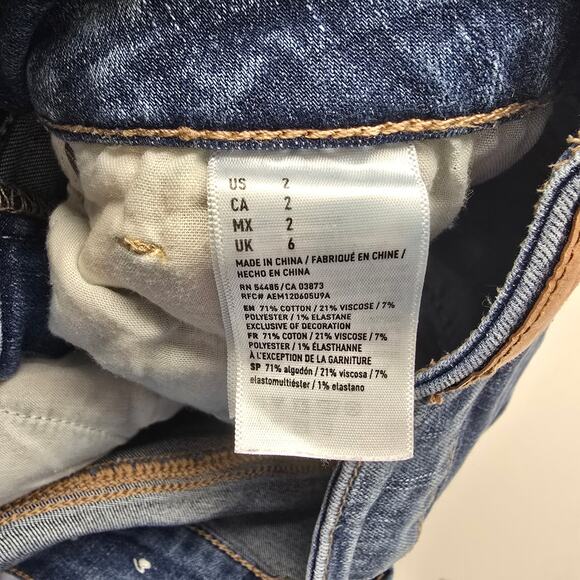 Women's American Eagle Destructed Hi-Rise Shortie Cuffed Jean Shorts | Size 2 - Picture 9 of 9